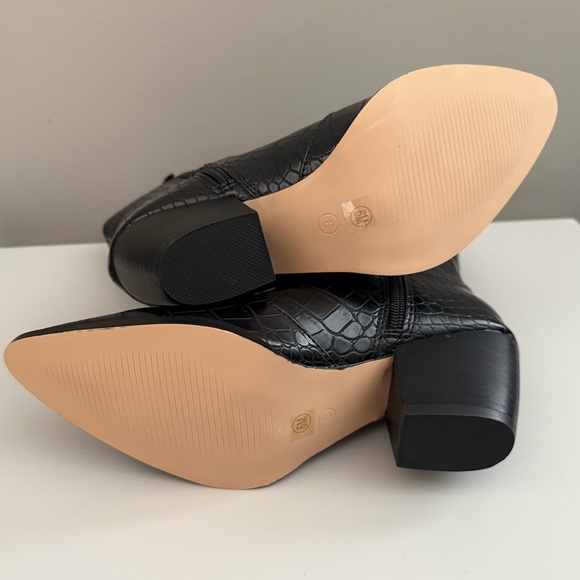 Coconuts by Matisse Black Bambi Western 6M Booties Brand New - Picture 8 of 11